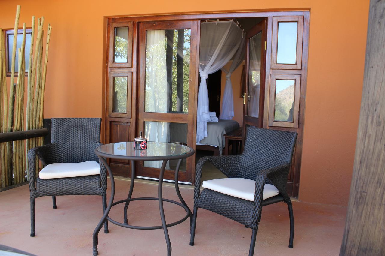 Hobatere Lodge Otjovasandu Bagian luar foto